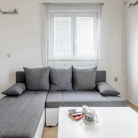 Apartment Dobrila 1