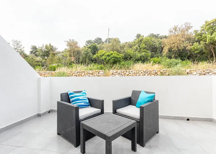 Apartman Dobrila 1 *